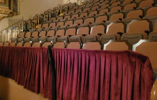Theater-Upholstery-Cleaning
